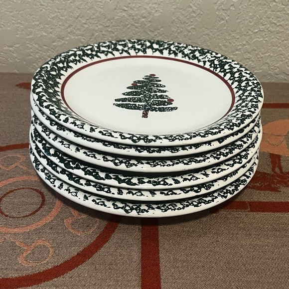 Furio Home CHISTMAS TREE Spongeware 10 1/2" Dinner Plates - Picture 3 of 3